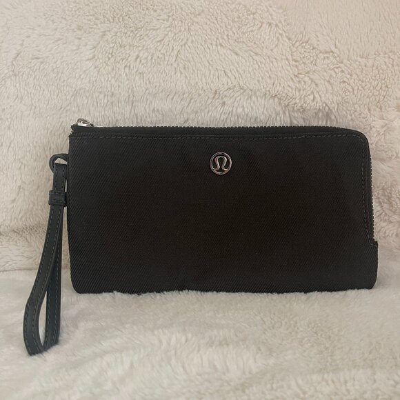 Lululemon Double Up Pouch Dark Olive Wristlet - Picture 4 of 12
